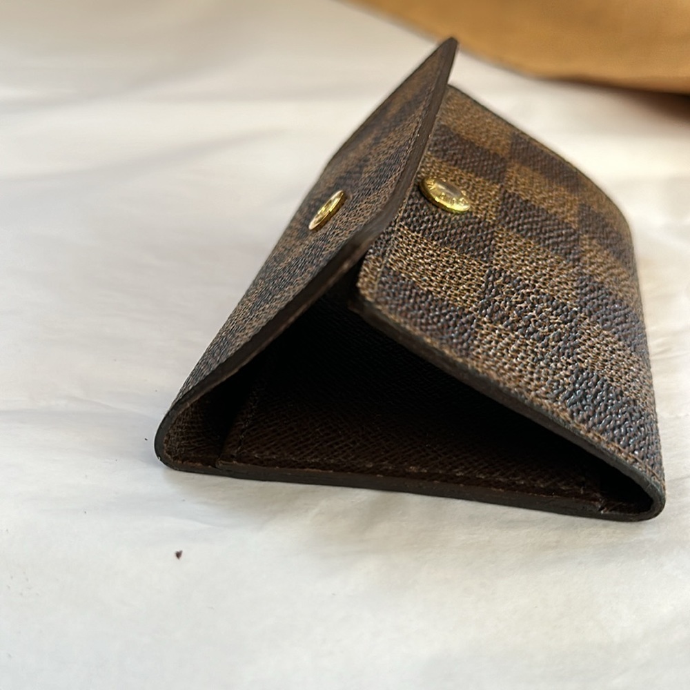 Authentic Louis Vuitton 6 key holder in Damier Ebene - Picture 8 of 9